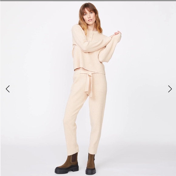 Monrow super soft sweater knit waffle sweats 🆕 - Picture 2 of 3